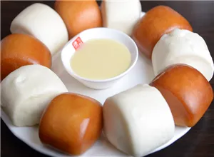 墨鱼培根馒头