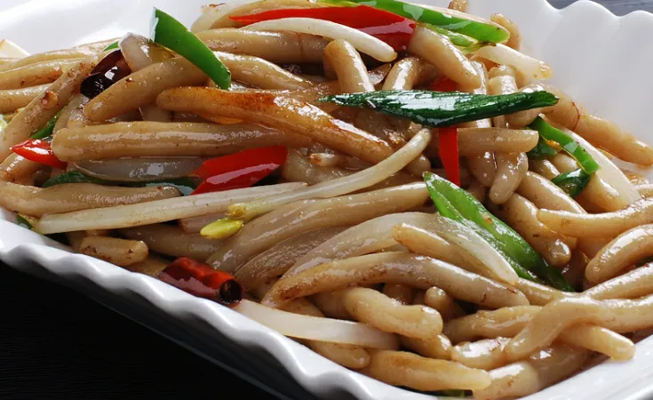鸡丝木耳炒面的做法