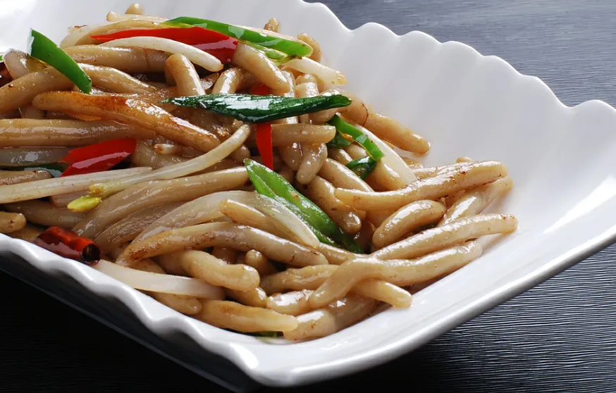 腊肉洋葱炒面的做法