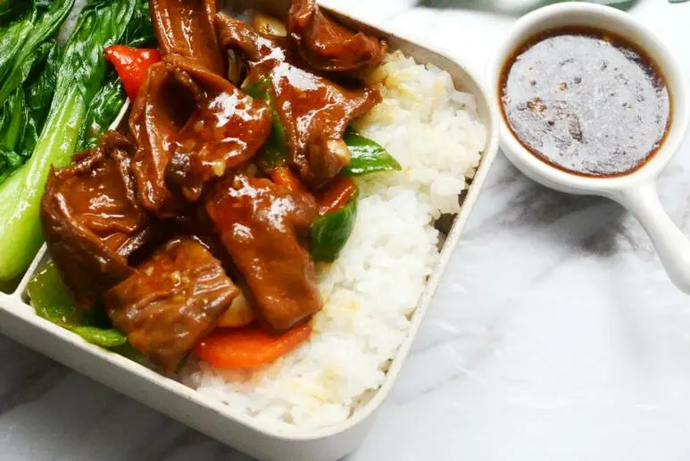 叉烧酱油炒饭的做法步骤